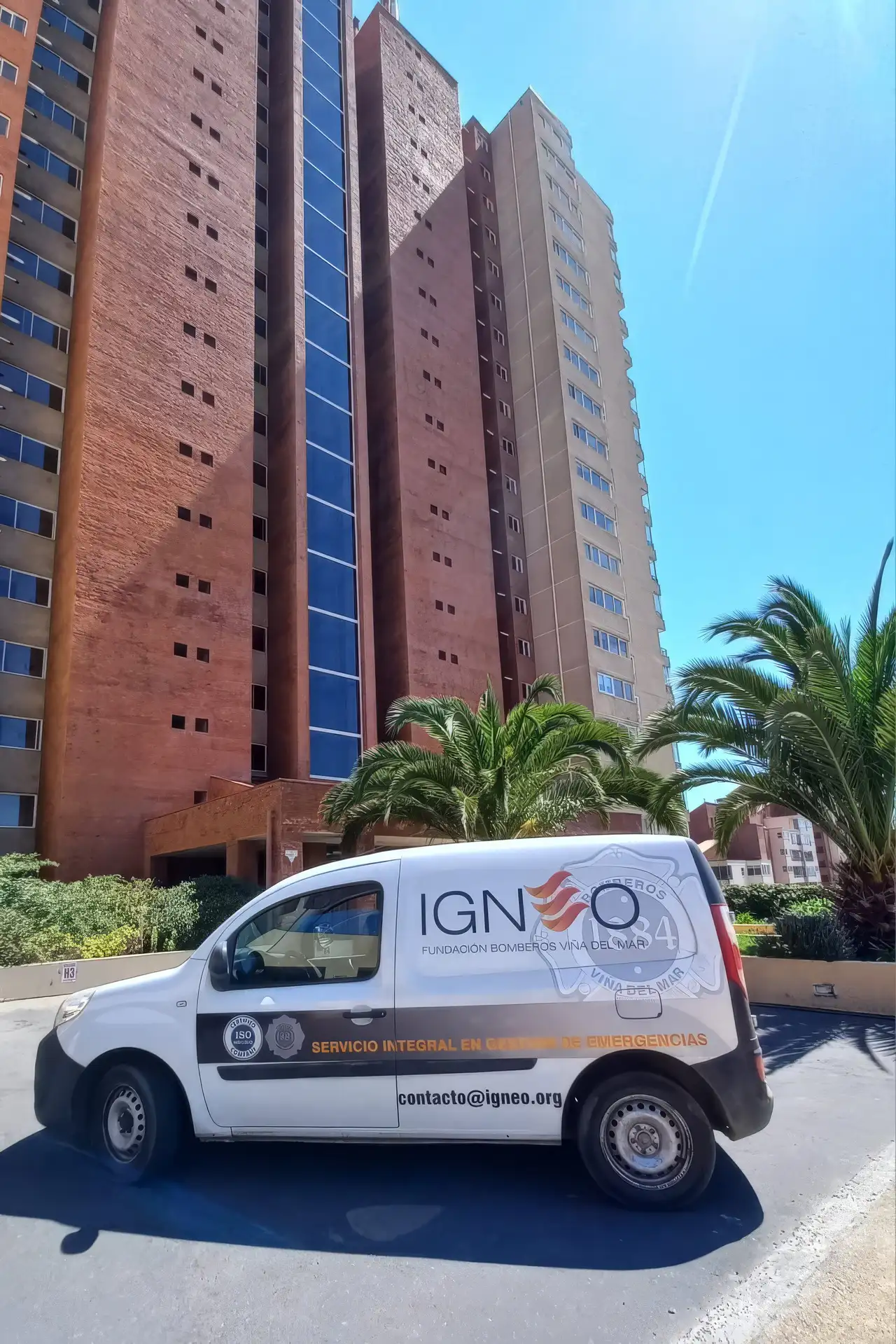 Equipo IGNEO llegando a terreno para una visita técnica